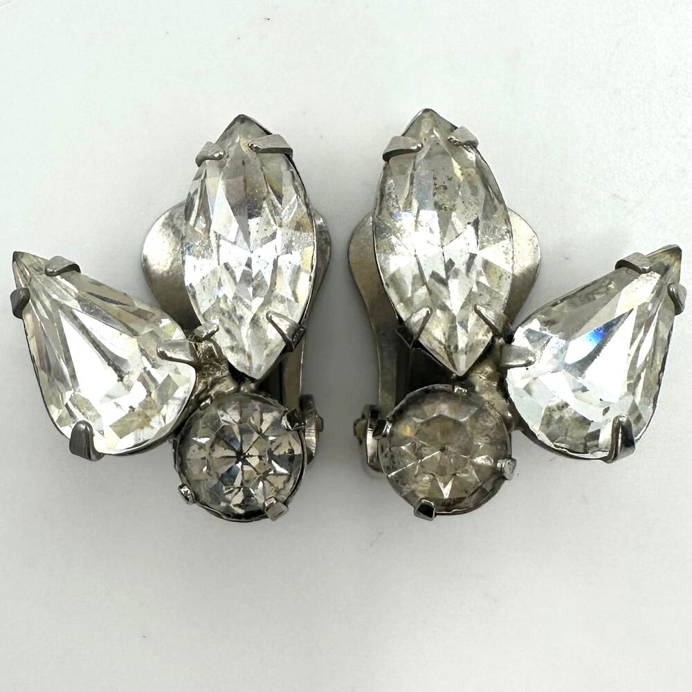 Weiss signed vintage silver tone clear glass rhinestones clip on earrings